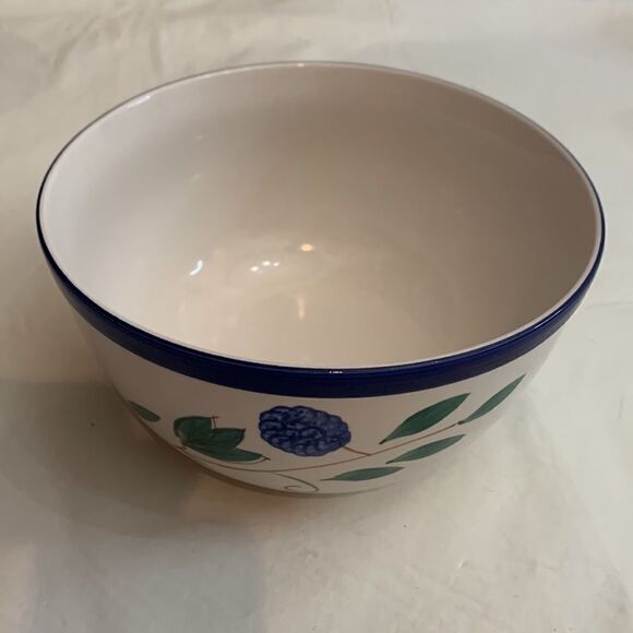 Ceramic Bowl Blue Pink Flowers 8 Cups Or 64 Ounces Large Serving Hand Painted - Picture 2 of 6